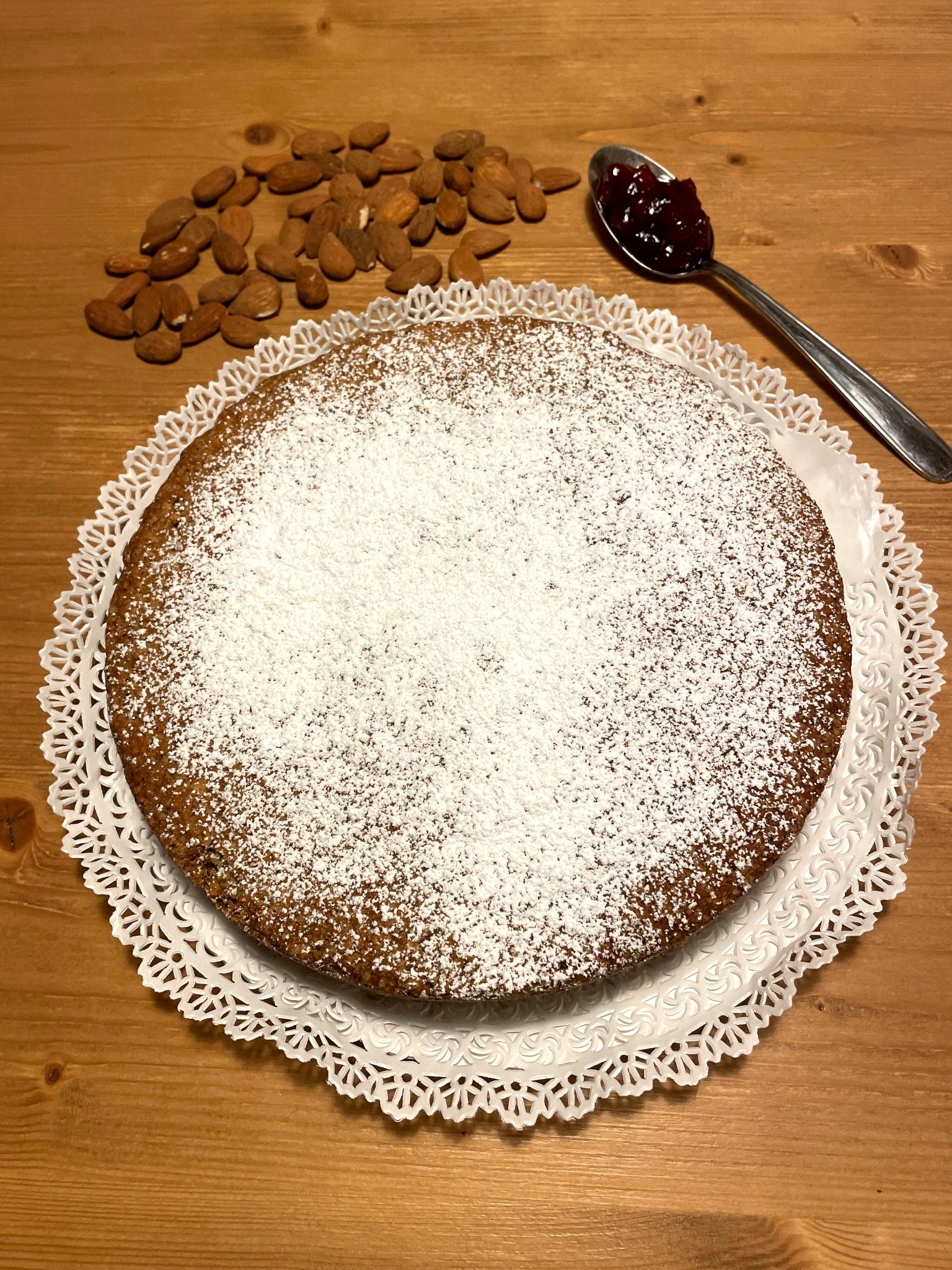 Torta Saraceno con marmellata di mirtilli rossi